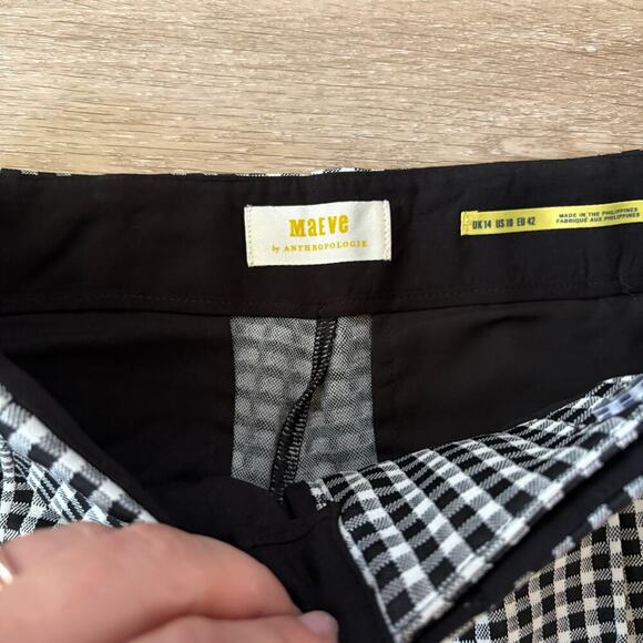 Maeve Gingham Capri Pants - Picture 5 of 7